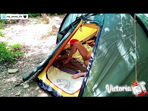 ❤️ Filmed on camera Passionate jerk off Stranger in a tent ❤️❌ Homemade porn at us ❌️❤
