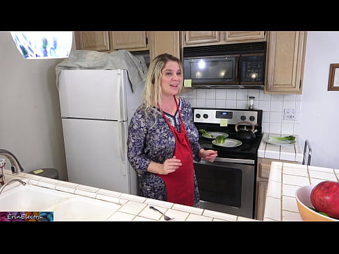 ❤️ Stepmom milking him in the kitchen before his date ❤️❌ Homemade porn at us ❌️❤